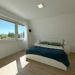 Holiday home Sunset - Spacious Family Retreat *