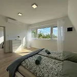 Holiday home Sunset - Spacious Family Retreat *