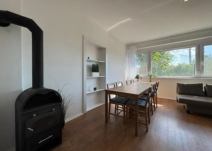 Sunset - Spacious Family Retreat Ferienhaus