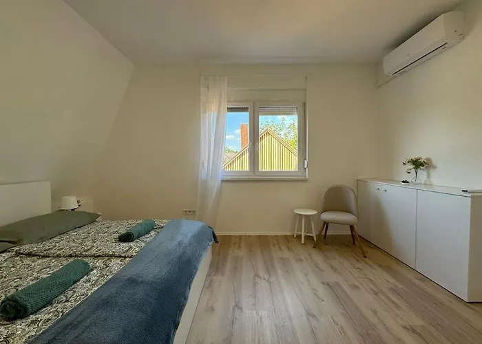 Sunset - Spacious Family Retreat