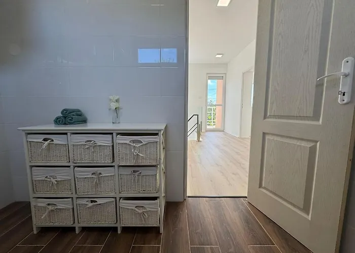 Ferienhaus Sunset - Spacious Family Retreat *